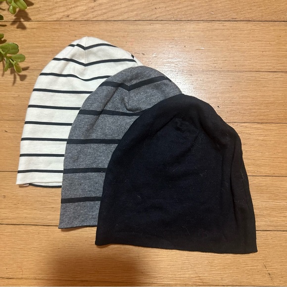 Gerber Set of 5 Cotton Hats size 0-6 Months Bears, Stripes Solid Black, White - Picture 4 of 6